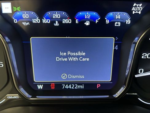 Used 2021 GMC Yukon Denali w/ Denali Premium Package image 18