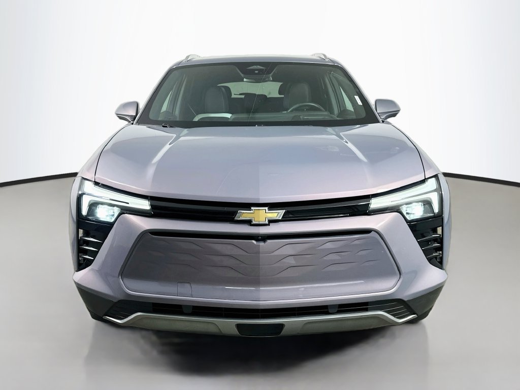 Used 2025 Chevrolet Blazer EV LT AWD/4WD image 2