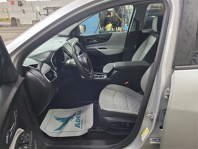 Used 2020 Chevrolet Equinox LS w/ LS Convenience Package AWD/4WD image 9