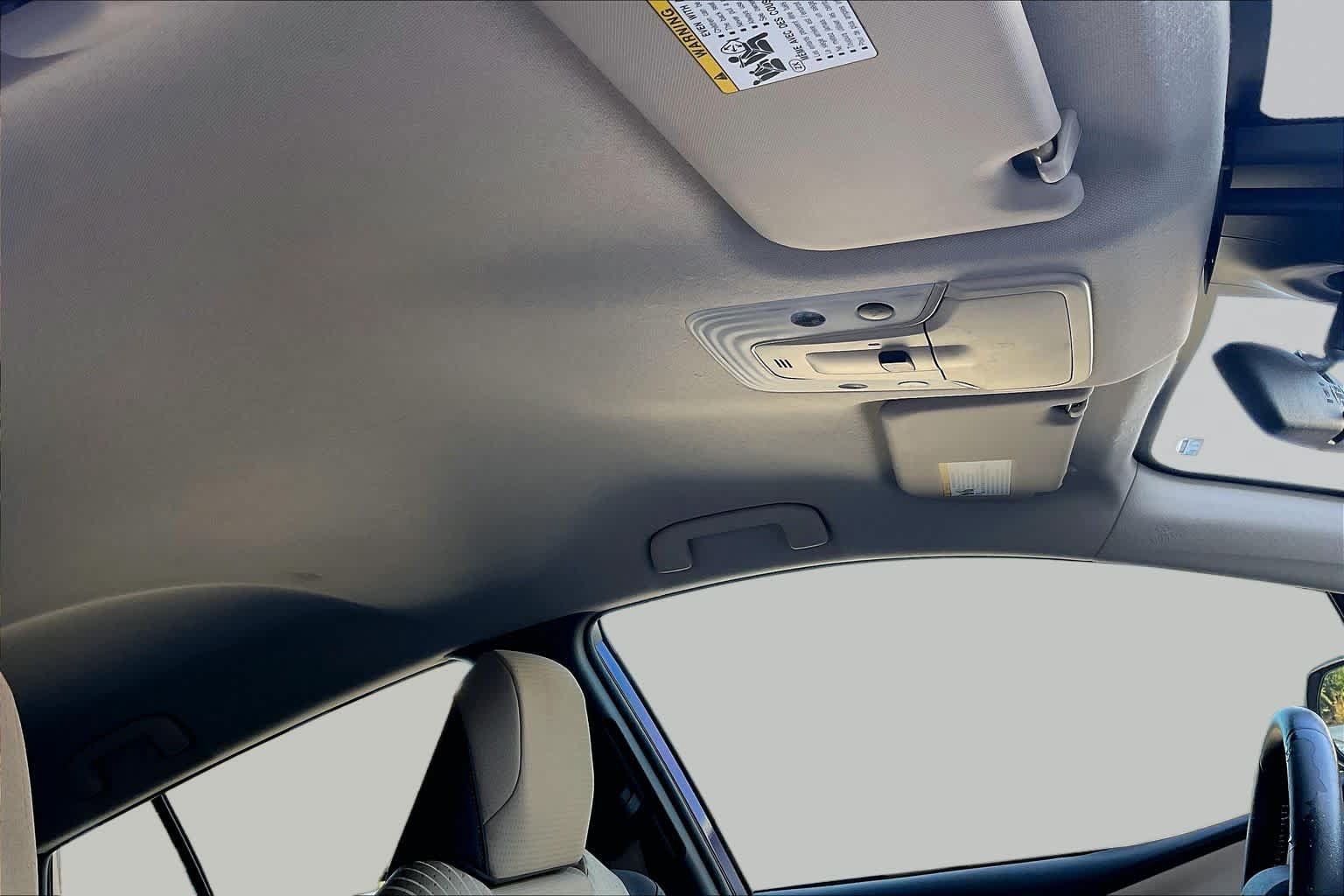 Used 2018 Toyota Prius Three FWD image 14