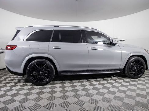 Used 2025 Mercedes-Benz GLS 580 4MATIC image 4