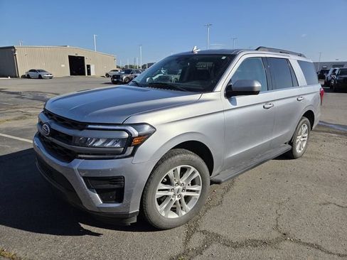 Used 2024 Ford Expedition XLT RWD image 10