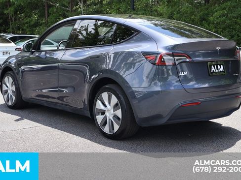 Used 2023 Tesla Model Y AWD image 9