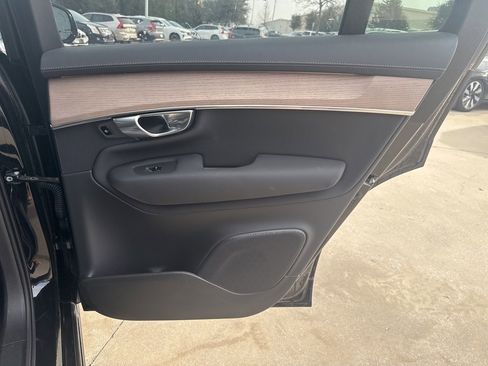 Certified 2025 Volvo XC90 B6 Plus image 14