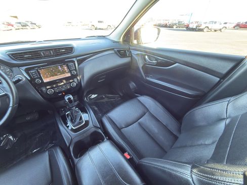 Used 2022 Nissan Rogue Sport SL w/ Premium Package image 34