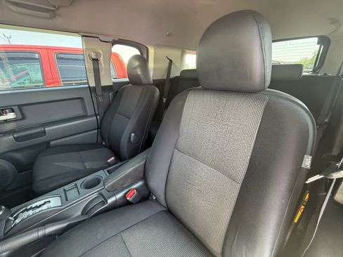 Used 2010 Toyota FJ Cruiser 4WD image 14