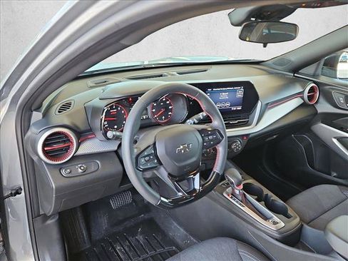 Used 2024 Chevrolet Trax RS FWD image 10