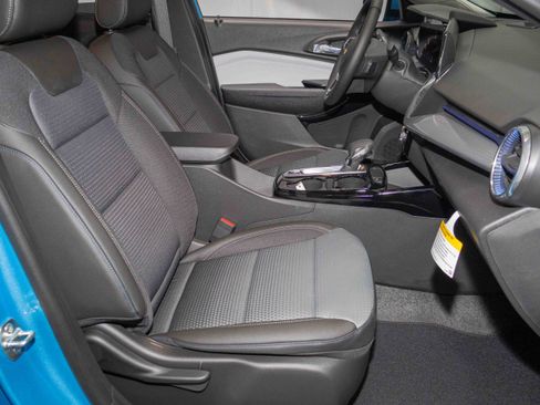 New 2026 Chevrolet Trax LT w/ Driver Confidence Package image 12