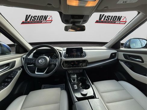 Used 2022 Nissan Rogue SV w/ SV Premium Package image 28