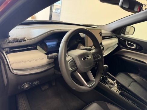 Used 2025 Jeep Compass Limited AWD/4WD image 14