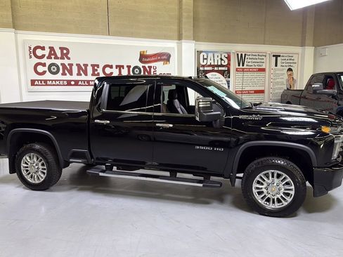 Used 2023 Chevrolet Silverado 3500 High Country w/ Z71 Off-Road Package AWD/4WD image 4
