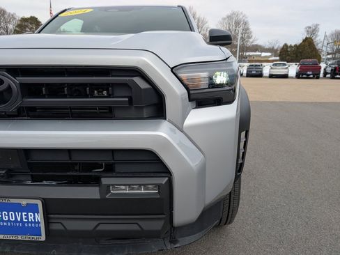 Used 2025 Toyota 4Runner SR5 image 11