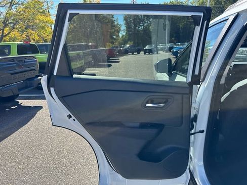 New 2026 Nissan Rogue SV image 21