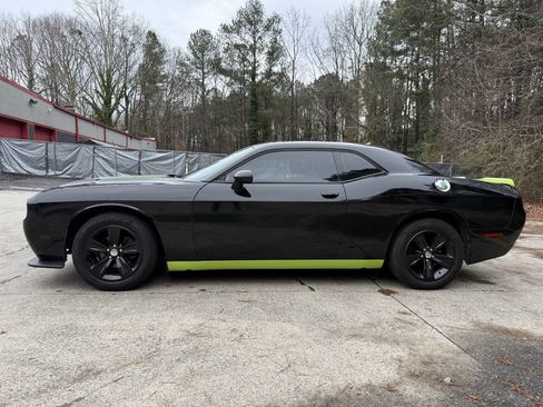 Used 2016 Dodge Challenger SXT w/ Sound Group image 3