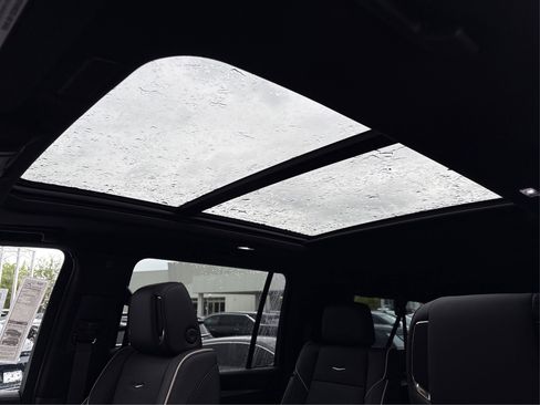 New 2026 Cadillac Escalade ESV Sport w/ LPO, ONYX Package AWD/4WD image 33