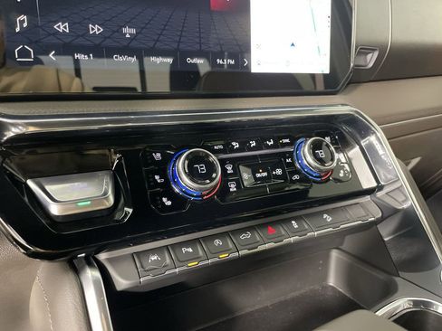 Used 2025 GMC Sierra 1500 Denali image 18