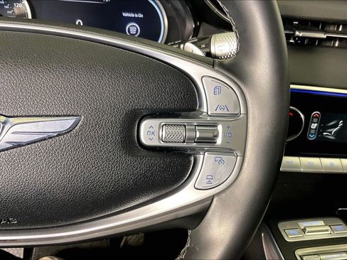 Used 2022 Genesis GV70 2.5T w/ Advanced Package image 29