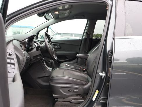 Used 2019 Chevrolet Trax LT w/ Driver Confidence Package FWD image 10