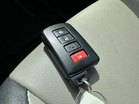 Used 2018 Toyota RAV4 Limited w/ Advanced Technology Package AWD/4WD image 14