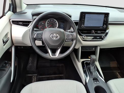 Used 2022 Toyota Corolla Cross LE w/ Moonroof Package AWD/4WD image 11