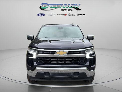 Used 2022 Chevrolet Silverado 1500 LT AWD/4WD image 2