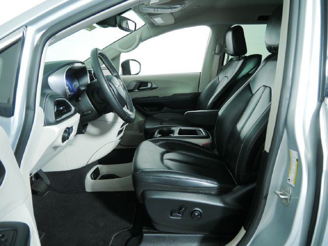 Certified 2023 Chrysler Pacifica Touring-L w/ Uconnect Theater Family Group AWD/4WD image 20