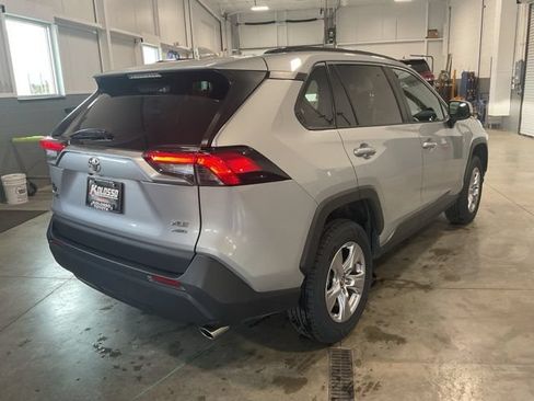 Used 2025 Toyota RAV4 XLE AWD/4WD image 6