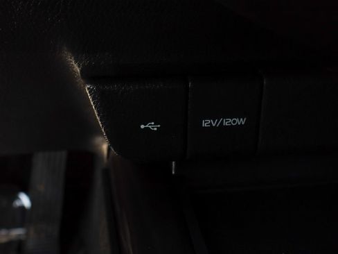 Used 2021 Toyota Camry LE FWD image 33