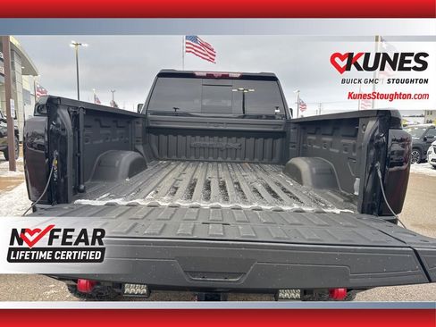 Used 2024 GMC Sierra 2500 AT4X image 19
