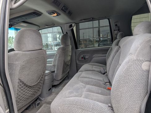 Used 1999 Chevrolet Suburban 1500 4WD w/ Preferred Equipment Group 2 image 17