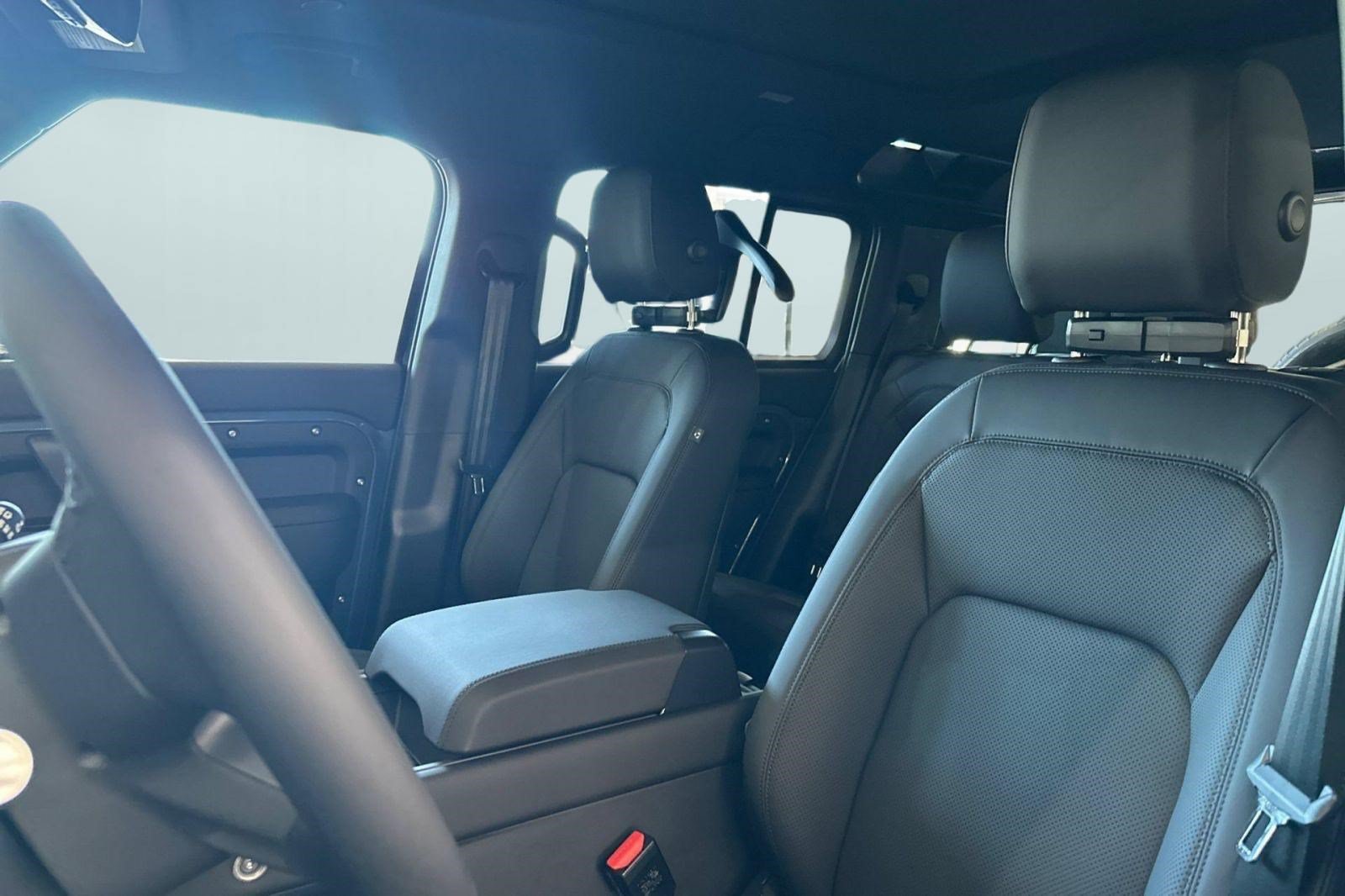 New 2026 Land Rover Defender 110 X-Dynamic SE AWD/4WD image 28