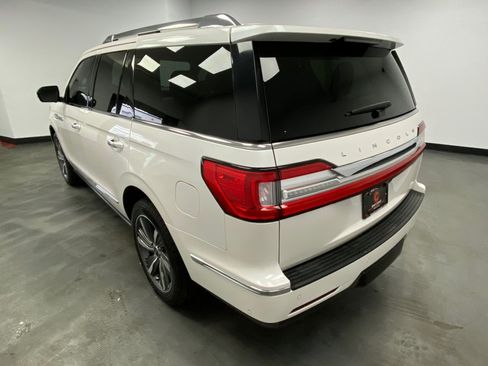 Used 2019 Lincoln Navigator Reserve AWD/4WD image 4