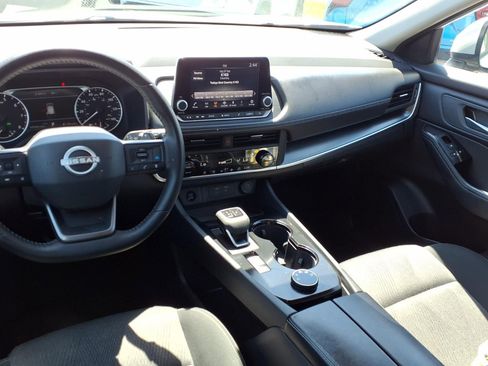 Used 2025 Nissan Rogue SV AWD/4WD image 15