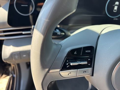 Used 2023 Hyundai Elantra SEL w/ Convenience Package image 18