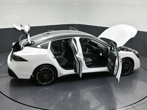 New 2026 Nissan Sentra SR w/ SR Premium Package image 32