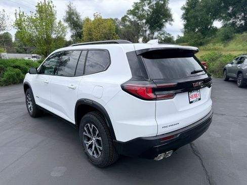 New 2026 GMC Acadia AT4 w/ LPO, Floor Liner Package AWD/4WD image 6
