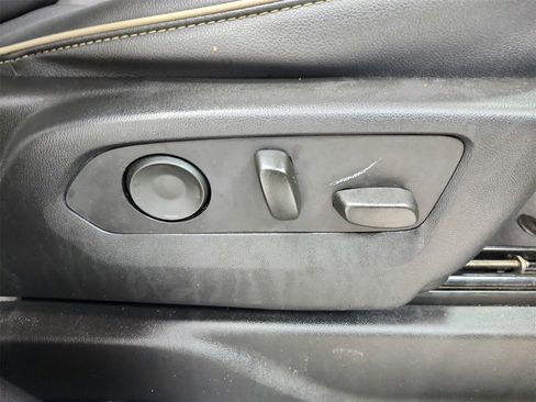 Used 2023 Chevrolet Suburban Premier image 43