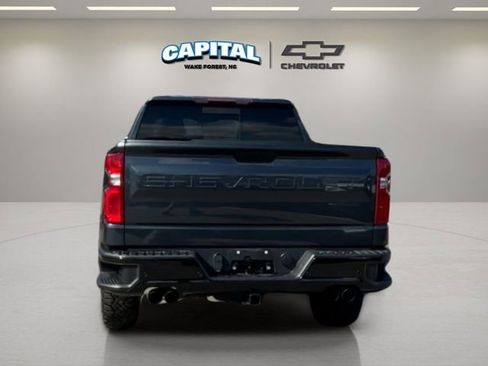 Used 2021 Chevrolet Silverado 1500 LT Trail Boss w/ Convenience Package II image 4