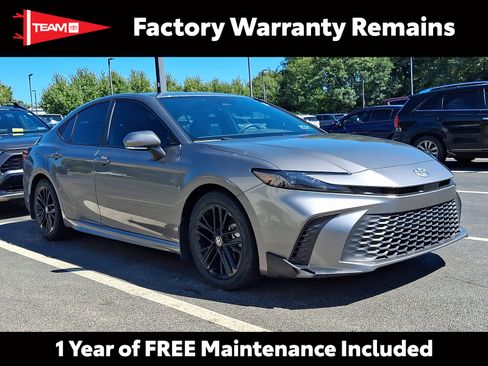 Used 2025 Toyota Camry SE w/ Convenience Package FWD image 1