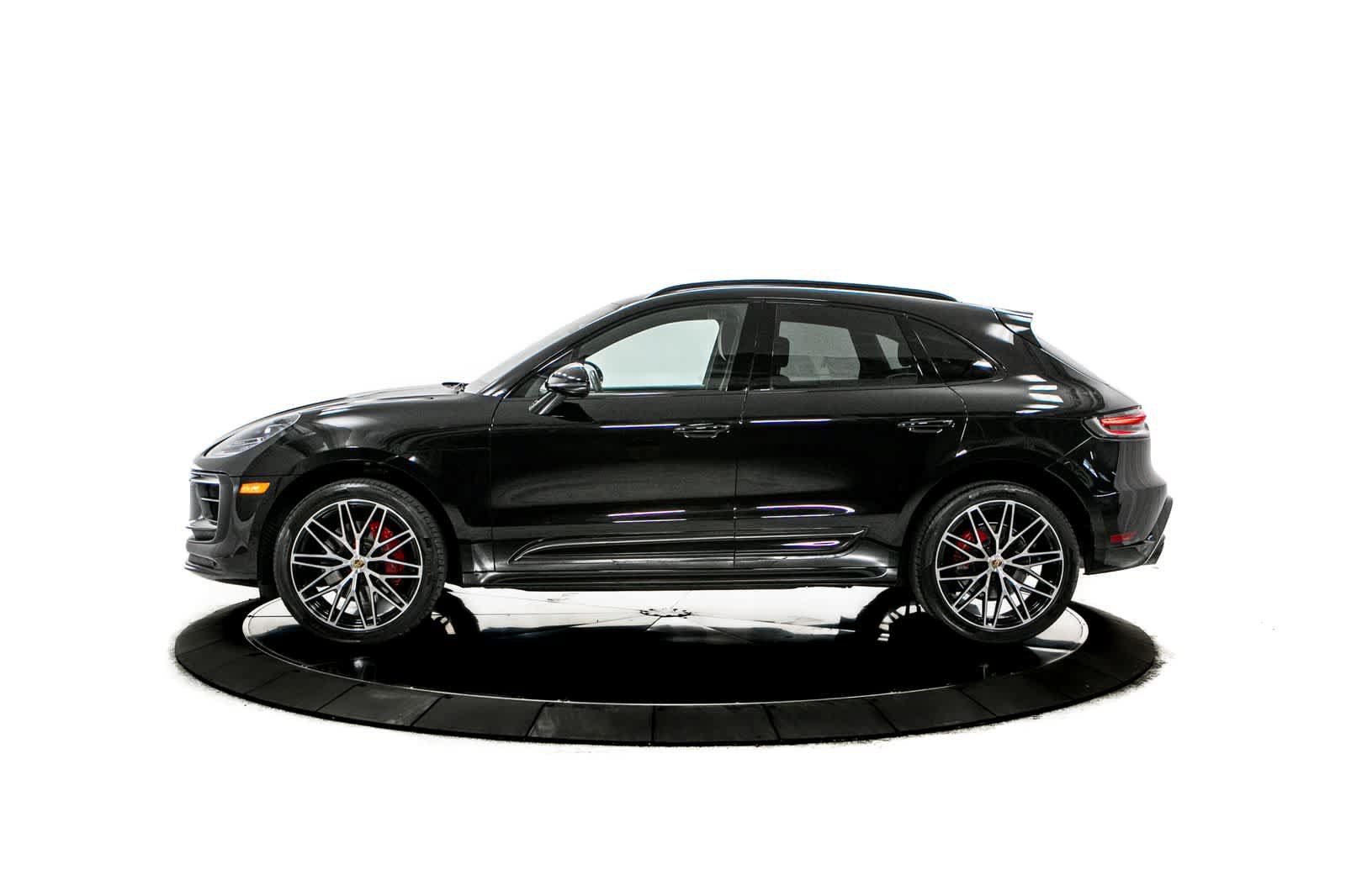 Certified 2024 Porsche Macan S AWD/4WD image 2