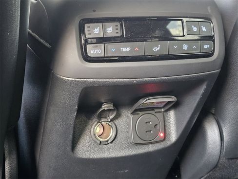 Certified 2025 Hyundai Palisade Calligraphy image 19