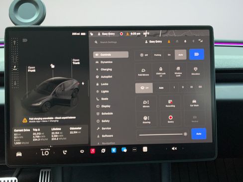 Used 2025 Tesla Model 3 Long Range AWD/4WD image 13