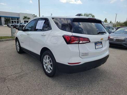Used 2023 Chevrolet Equinox LS FWD image 3
