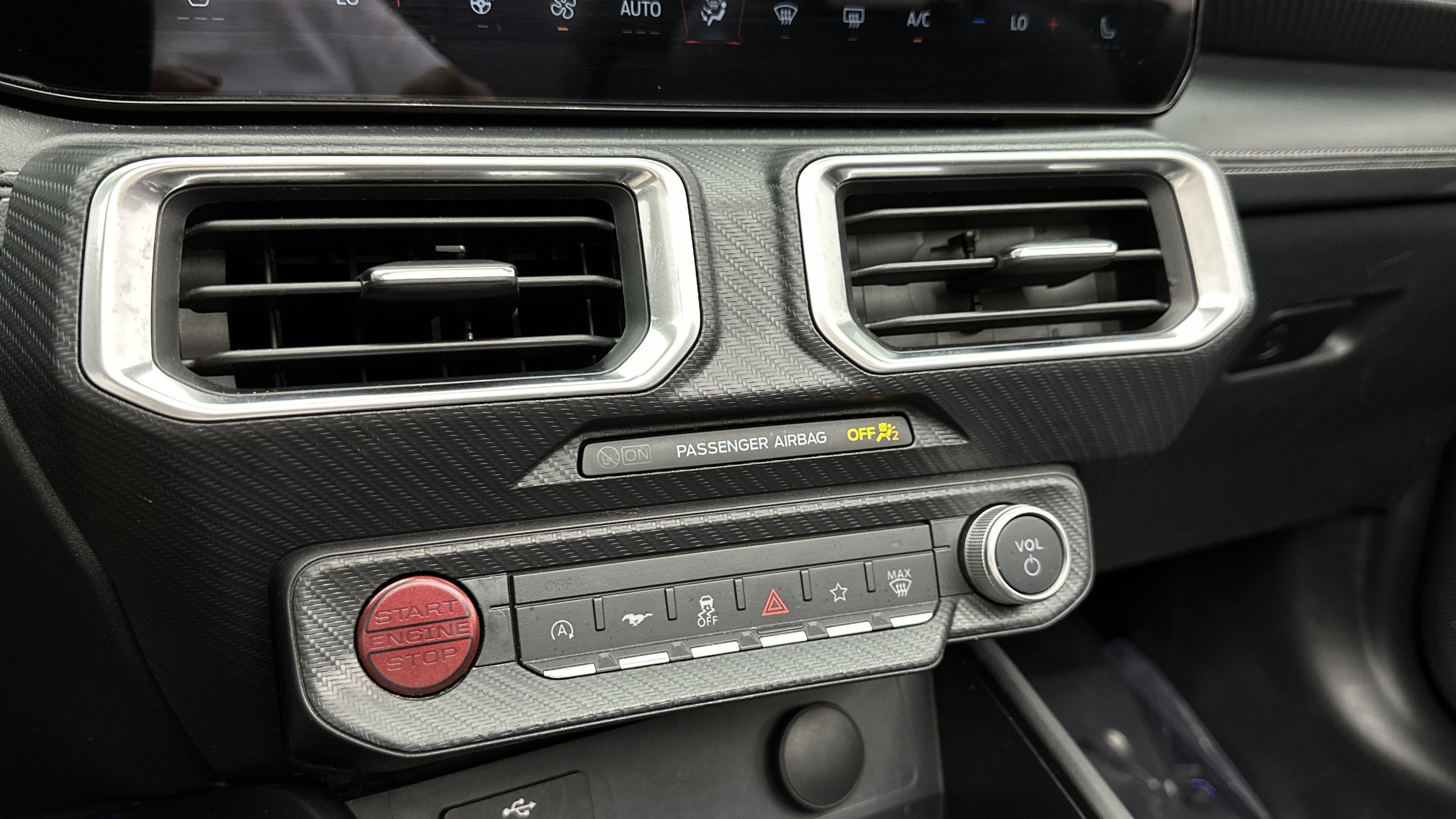 Used 2025 Ford Mustang Premium RWD image 18