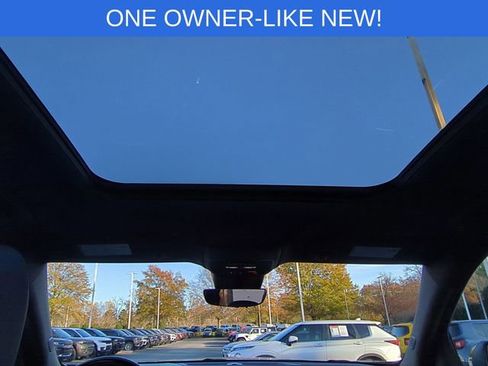 Used 2025 Chevrolet Traverse RS image 30