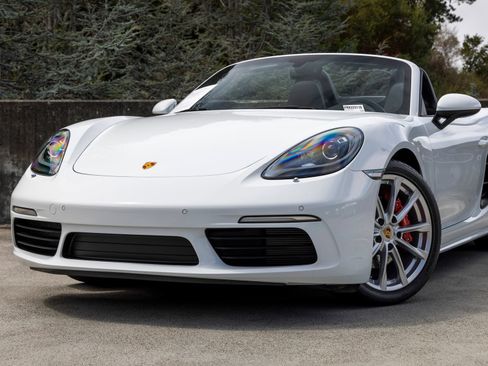 Certified 2024 Porsche 718 Boxster S RWD image 7