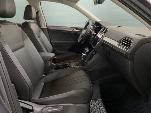 Used 2022 Volkswagen Tiguan SE image 77