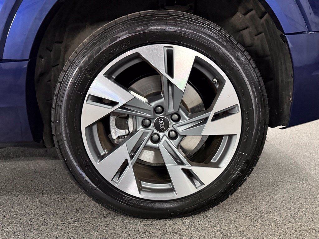 Used 2022 Audi e-tron Premium AWD/4WD image 14