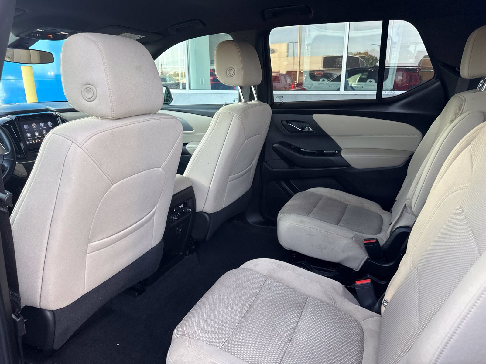 Used 2023 Chevrolet Traverse LT w/ LPO, Cargo Package AWD/4WD image 16