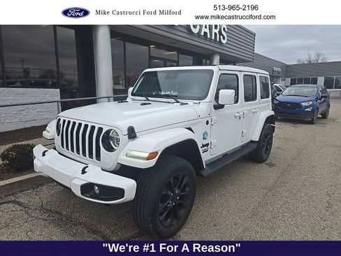 Used 2022 Jeep Wrangler Unlimited Sahara image 1